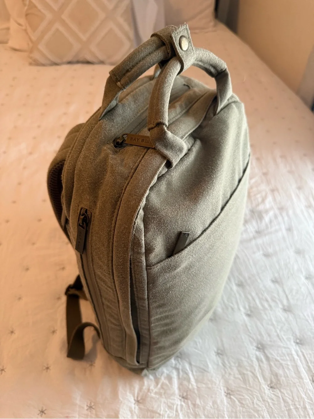 Minimalist Day Owl Slim Bag